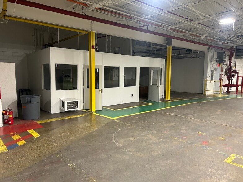 More Photos Of 301 E Simonton St, Elkhart Industrial For Lease