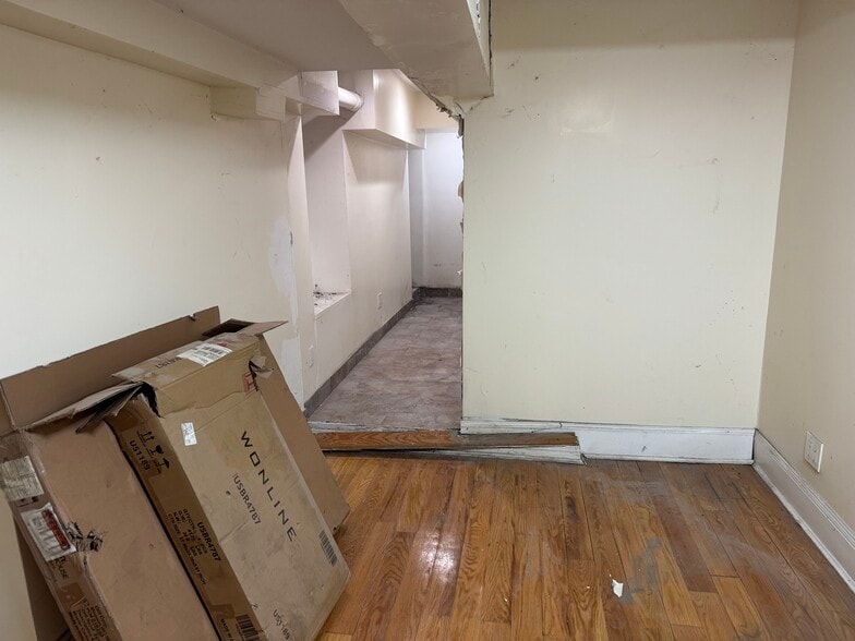 More Photos Of 54 Maujer St, Brooklyn Apartments For Lease