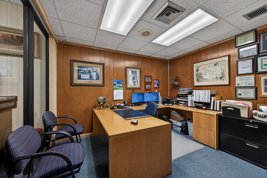 More Photos Of 3050 E Commercial Blvd, Fort Lauderdale Office For Sale