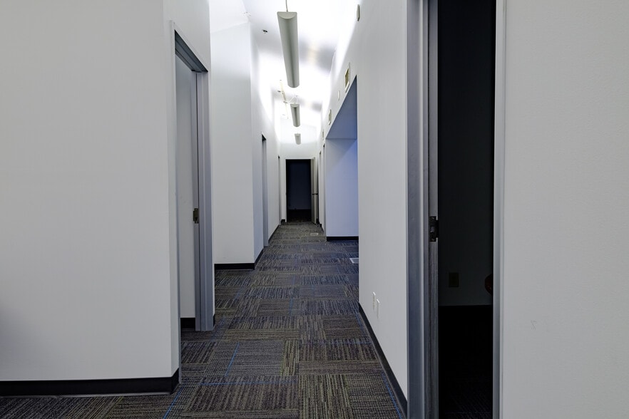 More Photos Of 2400 Empire Central, Dallas Medical For Lease