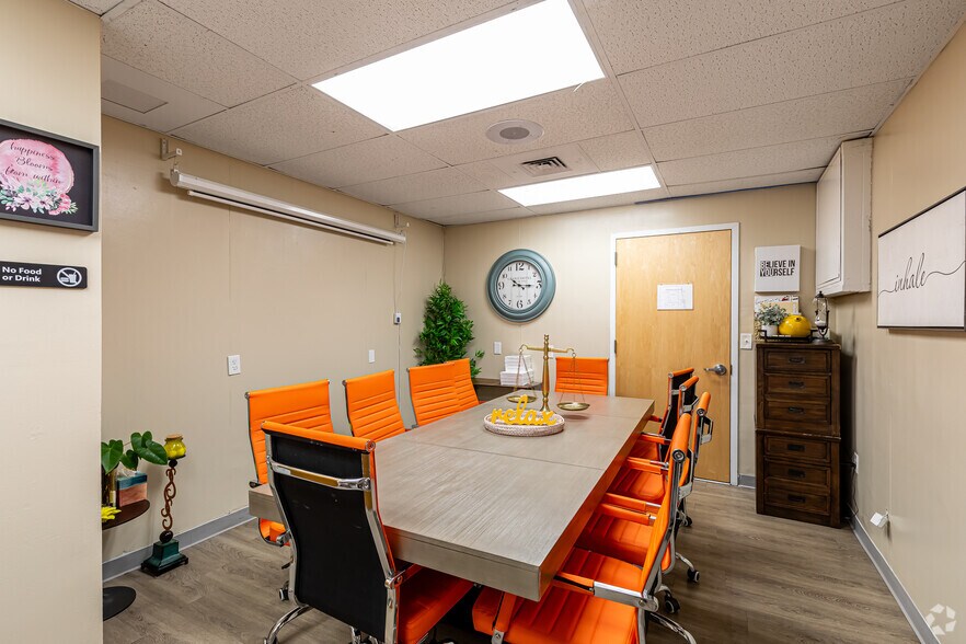 More Photos Of 125 Liberty St, Springfield Medical For Lease