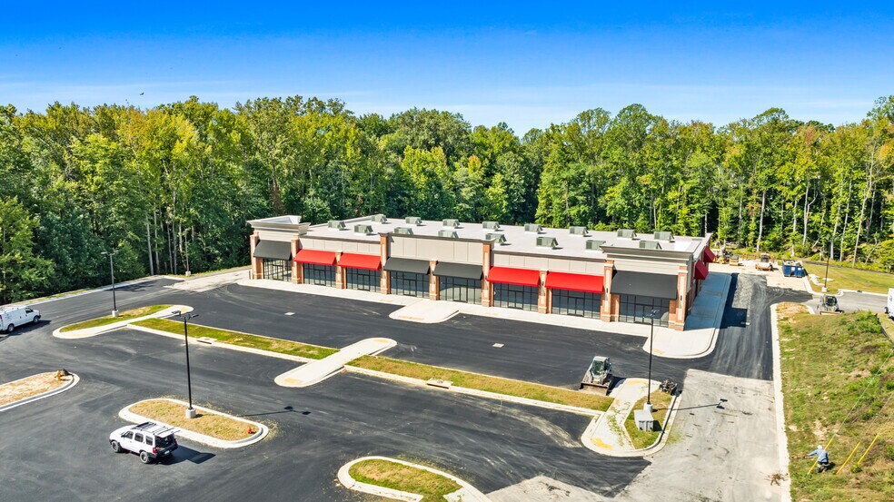 More Photos Of 6565 Crain Hwy, La Plata General Retail For Lease