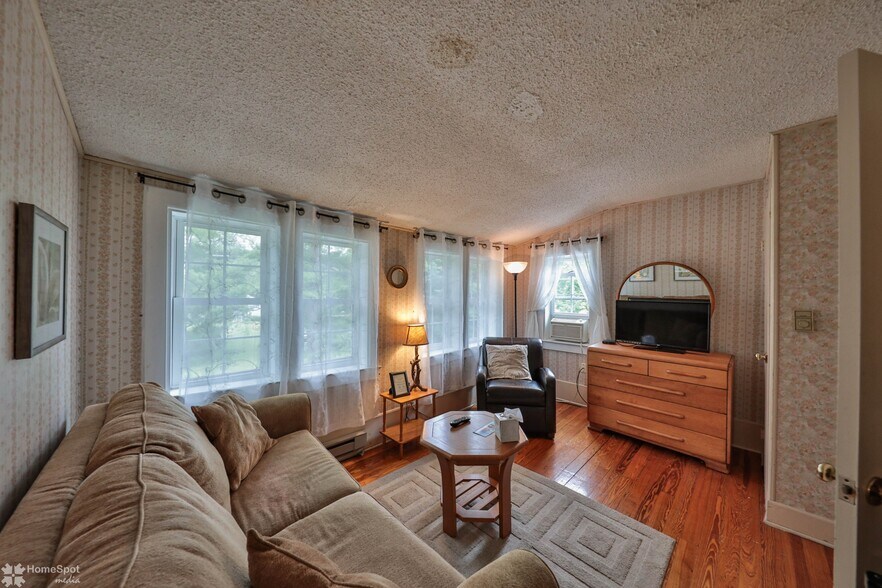 More Photos Of 2468 Route 390, Canadensis Hospitality For Sale