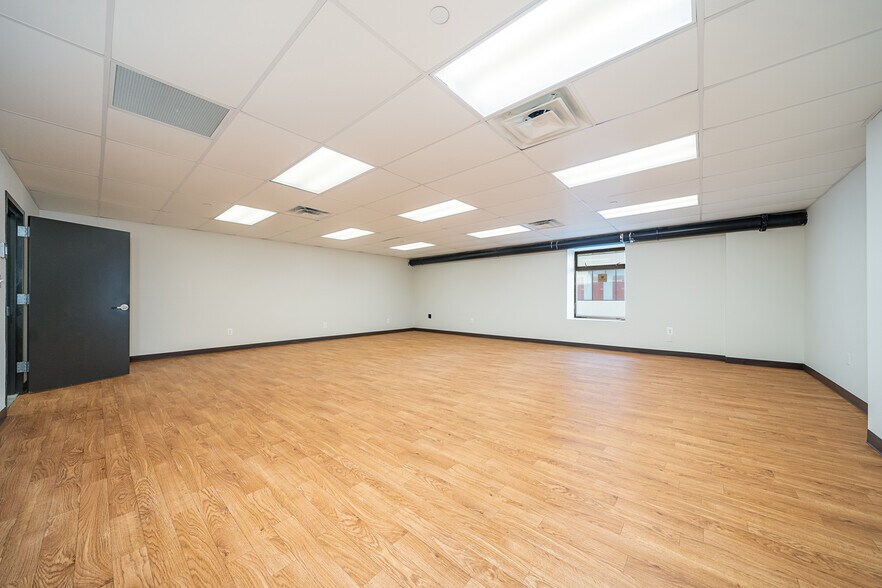 More Photos Of 174 State Rt 17 N, Rochelle Park Self Storage For Lease