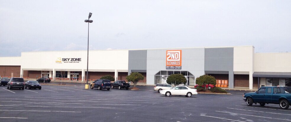 More Photos Of 2425-2465 Laurens Rd, Greenville Unknown For Lease