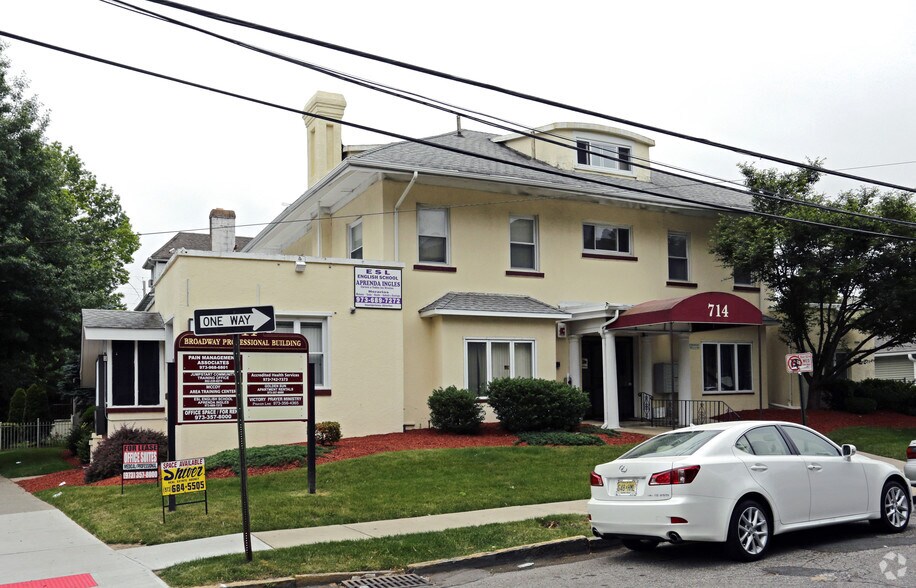 Primary Photo Of 714-720 Broadway, Paterson Medical For Sale