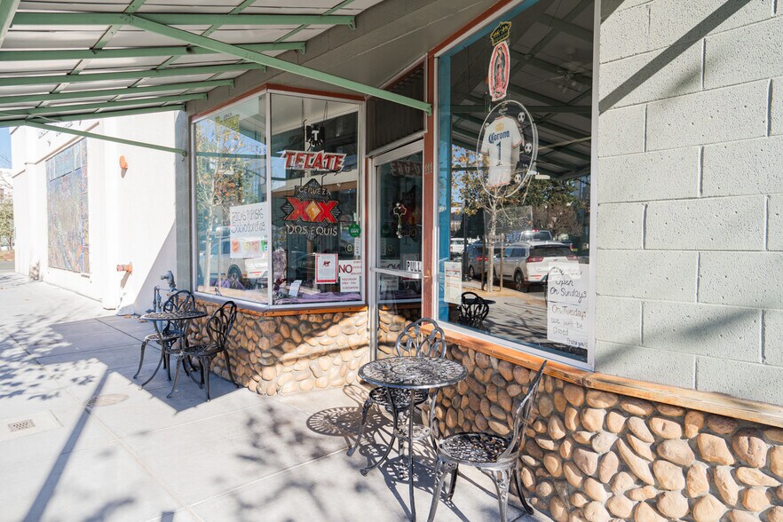 More Photos Of 111 S State St, Ukiah Restaurant For Sale