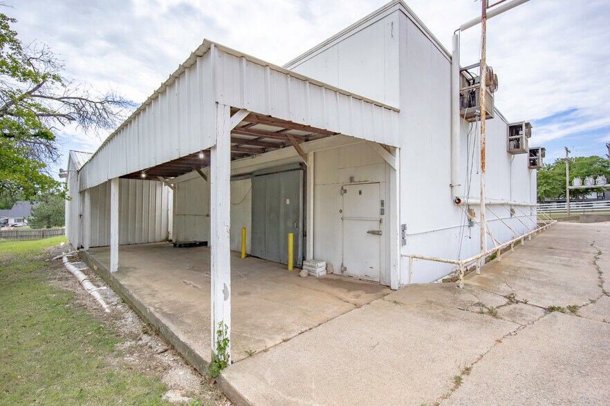 More Photos Of 1820 N Council Rd, Blanchard Food Processing For Sale