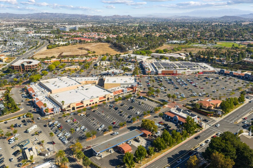 More Photos Of 27520 Ynez Rd, Temecula General Retail For Sale