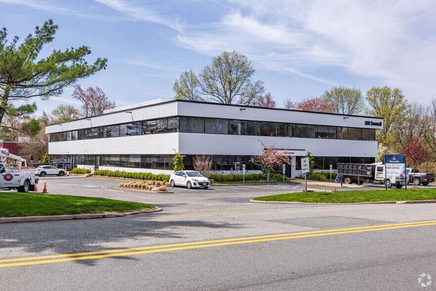Primary Photo Of 160 Summit Ave, Montvale Medical For Lease