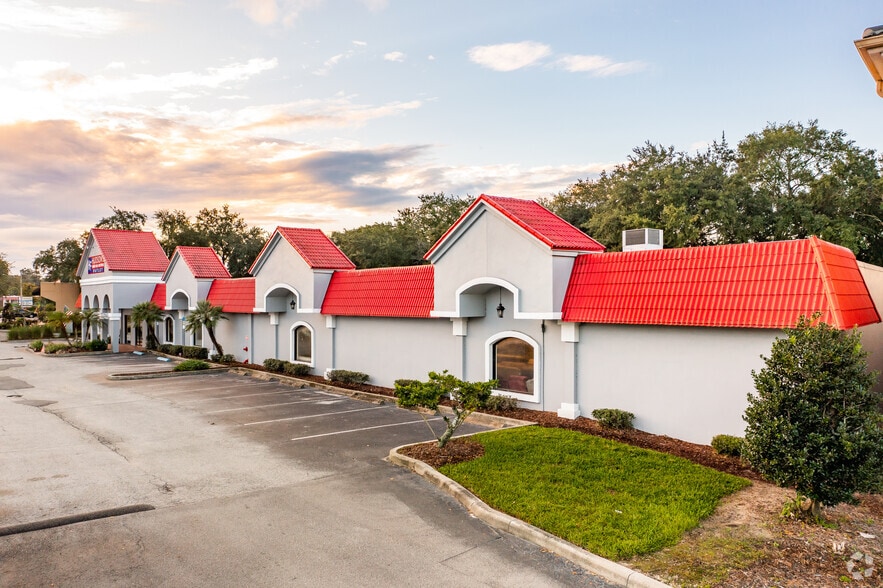 More Photos Of 684 E Altamonte Dr, Altamonte Springs General Retail For Lease