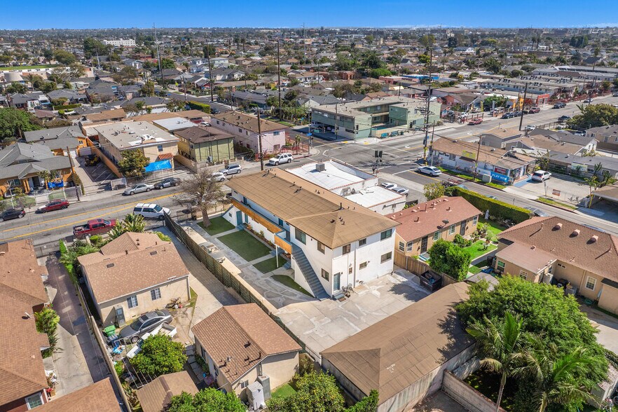 More Photos Of 10329 S Inglewood Ave, Inglewood Apartments For Sale