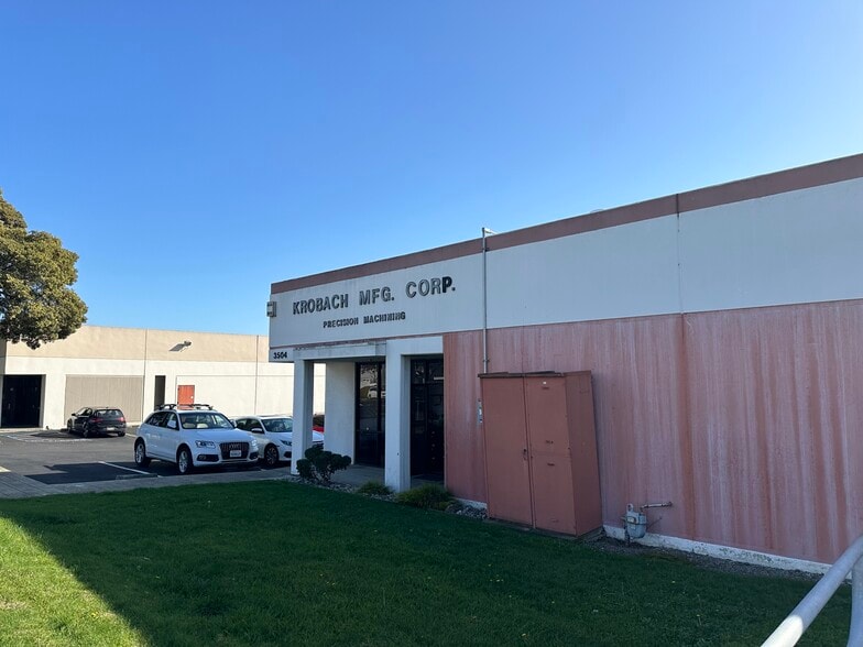 More Photos Of 3514-3544 Arden Rd, Hayward Warehouse For Lease