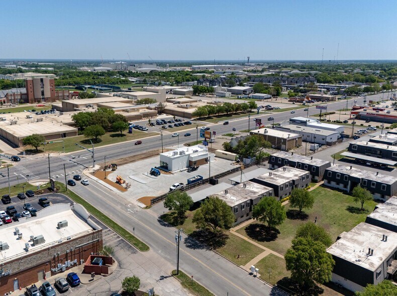 Primary Photo Of 847 N Hewitt Dr, Hewitt Restaurant For Sale