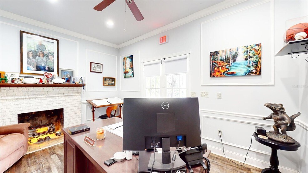More Photos Of 209 E Badcock Blvd, Mulberry Office Residential For Lease