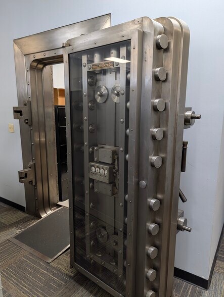 More Photos Of 30 S Mallory St, Hampton Office For Sale