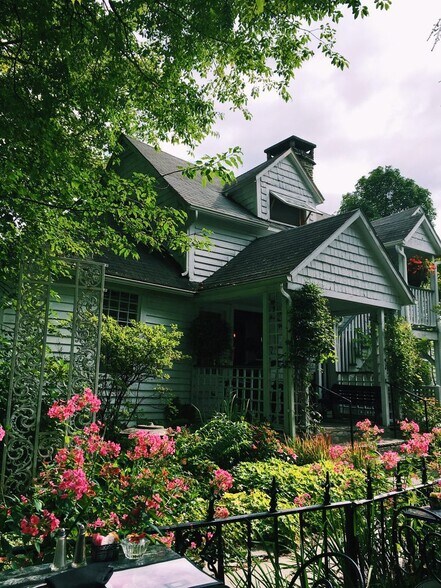 Primary Photo Of 146 Greenway Ct, Blowing Rock Specialty For Sale