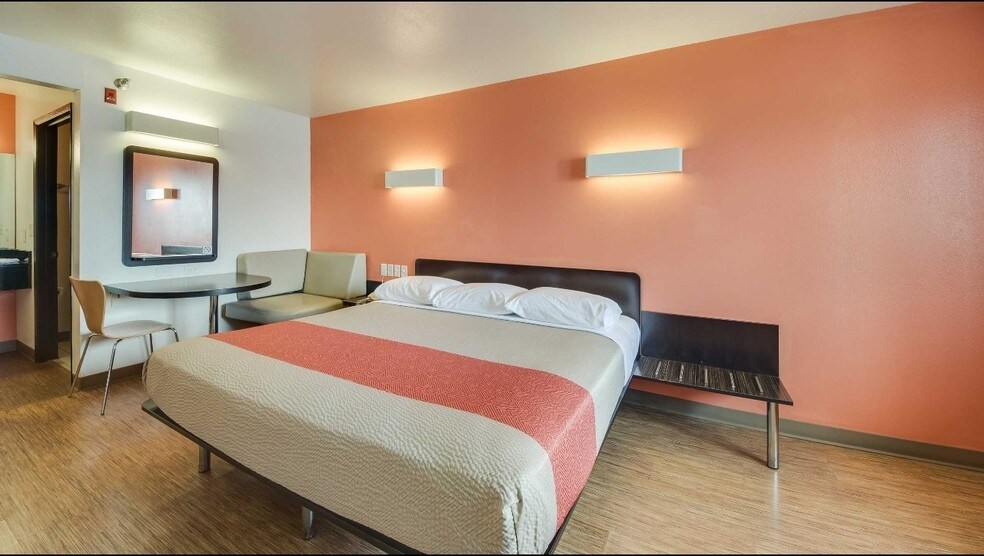 More Photos Of 2377 N Expressway 83, Brownsville Hotel For Sale