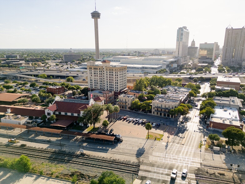 Primary Photo Of 119 Heiman St, San Antonio Unknown For Lease