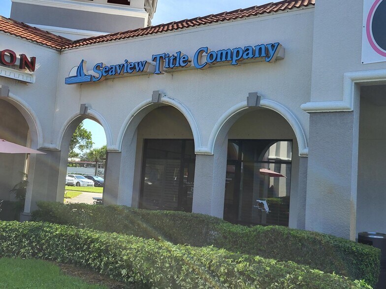 Primary Photo Of 1575 Pine Ridge Rd, Naples General Retail For Lease