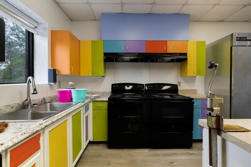 More Photos Of 204 Tibet Ave, Savannah Daycare Center For Sale