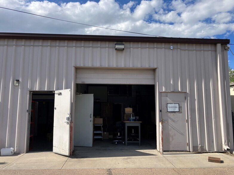 More Photos Of 127-129 S Cleveland Ave, Loveland Showroom For Lease