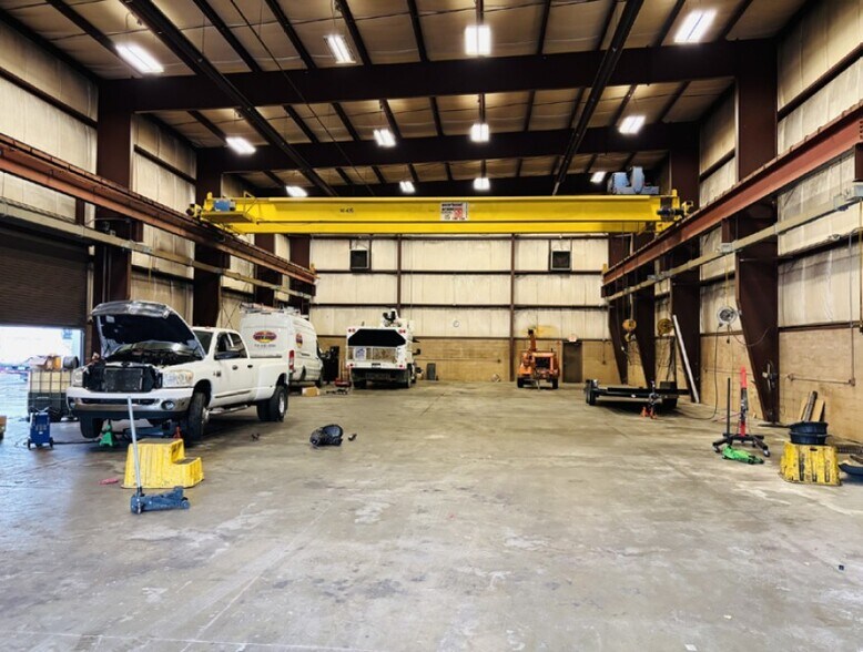 More Photos Of 25485 Brest, Taylor Industrial For Lease