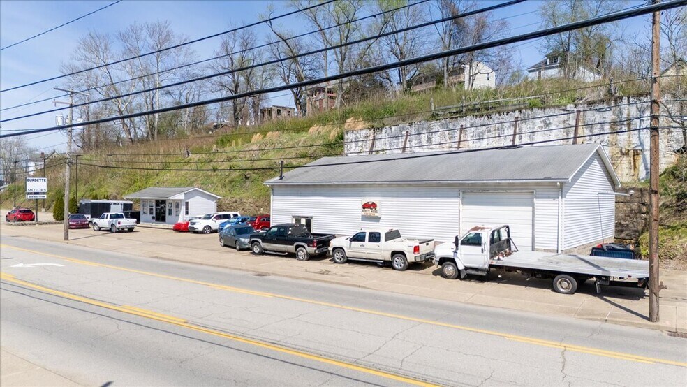 More Photos Of 705 7th St, Parkersburg Auto Dealership For Sale