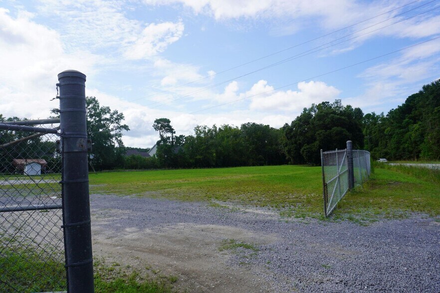 Primary Photo Of 771 Brownswood Rd, Johns Island Contractor Storage Yard For Lease