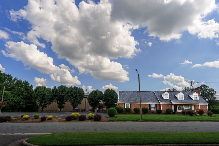 More Photos Of 291 Graham Hopedale Rd, Burlington Medical For Lease