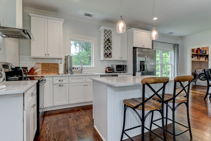 More Photos Of 2972 Lookout Pl NE, Atlanta Office Residential For Sale