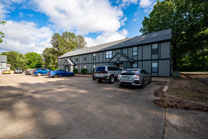 More Photos Of 1906 W Matthews Ave, Jonesboro Apartments For Sale