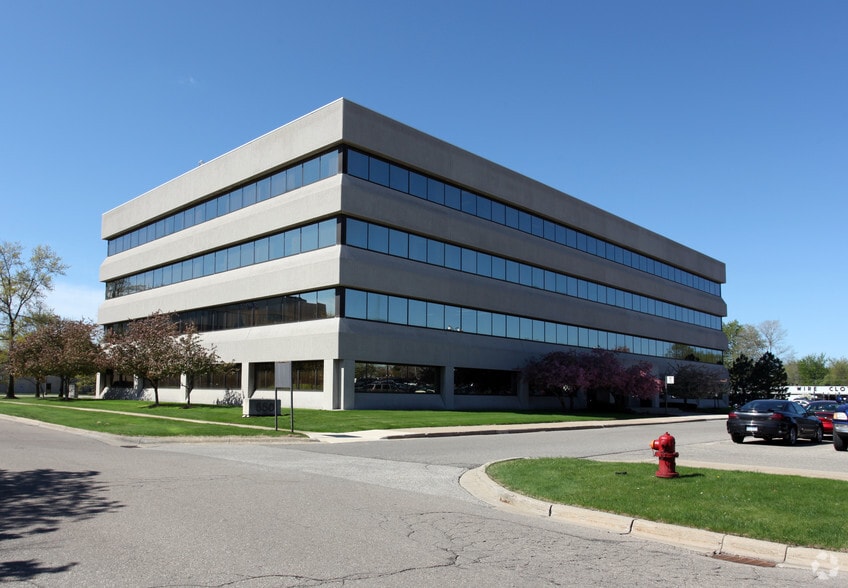 More Photos Of 550 Stephenson Hwy, Troy Office For Lease