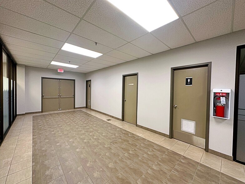 More Photos Of 9816 Hardin St, Fort McMurray Office For Lease