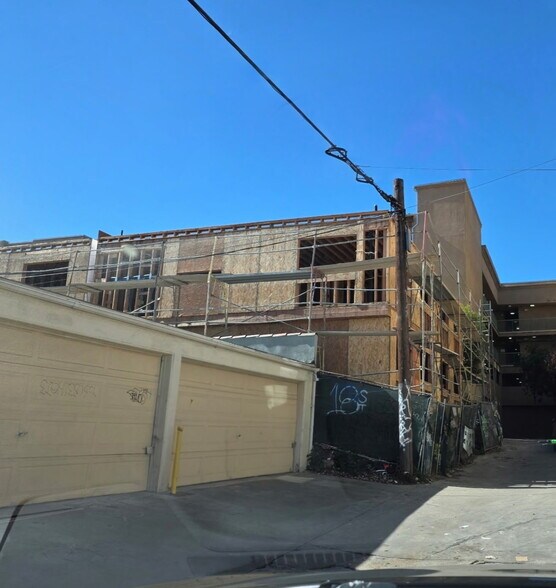 More Photos Of 221 S Bonnie Brae St, Los Angeles Apartments For Sale