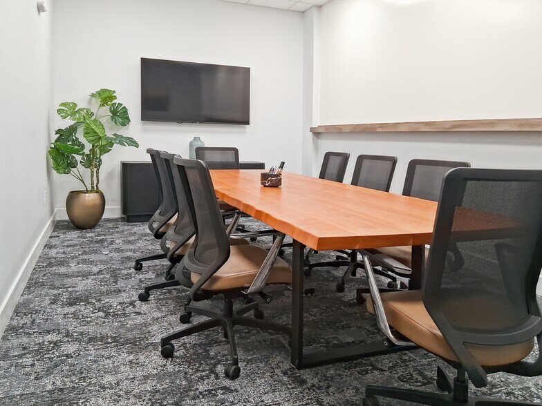 More Photos Of 363 Hilliard Ave, Asheville Coworking Space