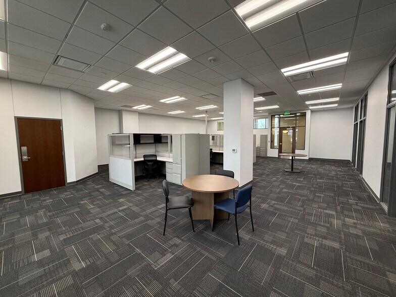 More Photos Of 575 Fallbrook Blvd, Lincoln General Retail For Lease