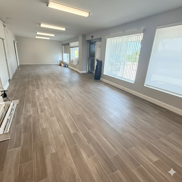 More Photos Of 2621 Skyview Dr, Lakeland Industrial For Lease