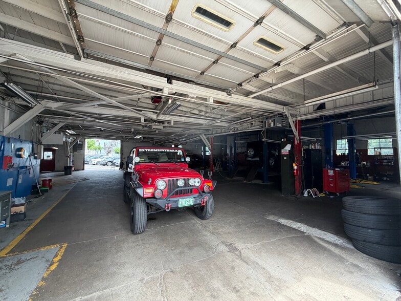 More Photos Of 106 W Broad St, Pawcatuck Auto Dealership For Sale