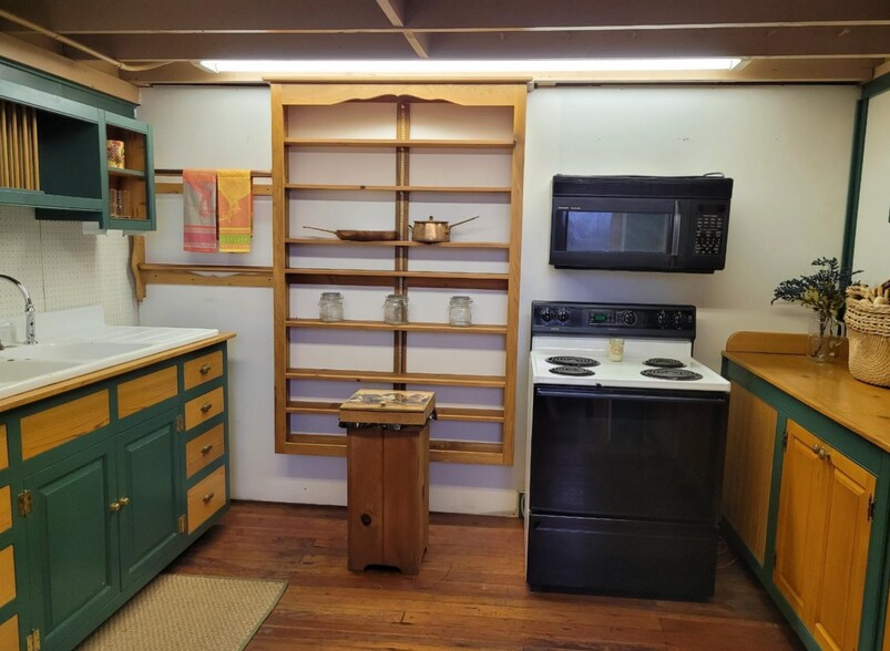 More Photos Of 11 N Main St, Honea Path Storefront Retail Office For Sale