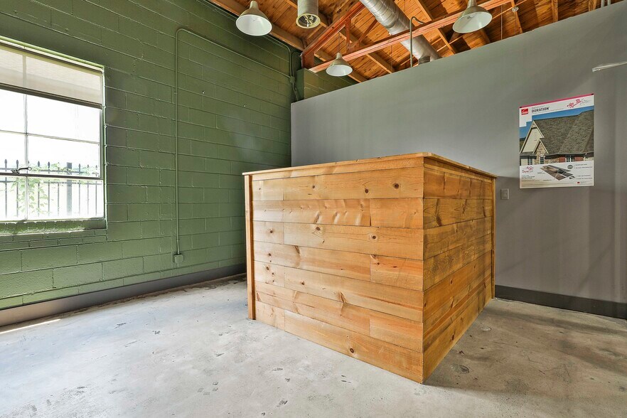 More Photos Of 147 Jackson St, Newnan Freestanding For Lease