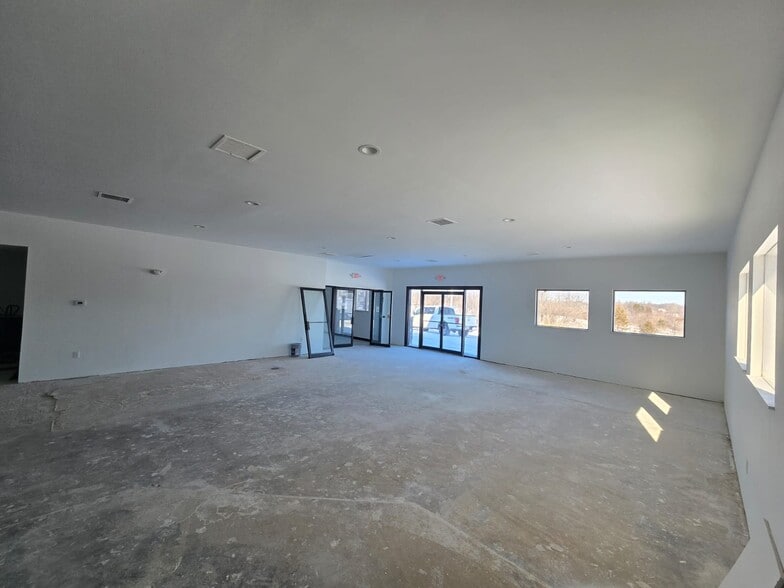 More Photos Of 11400 Veterans Memorial Pky, Lake Saint Louis Office For Lease