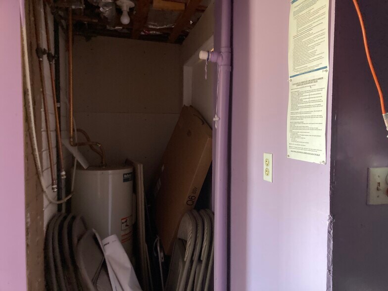 More Photos Of 105 N Frontage Rd, Pearce Storefront For Lease