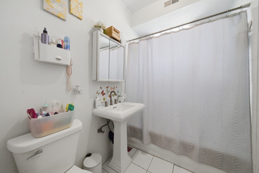 More Photos Of 2038 N Kostner Ave, Chicago Multifamily For Sale