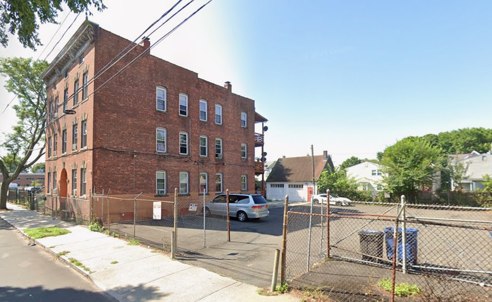 Primary Photo Of 34-36 White St, New Haven Apartments For Sale