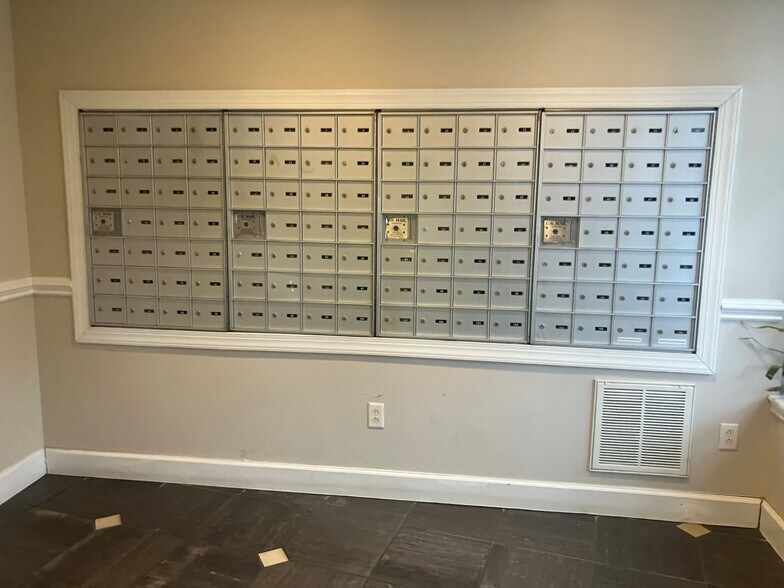 More Photos Of 35 W Broad St, Stamford Apartments For Sale