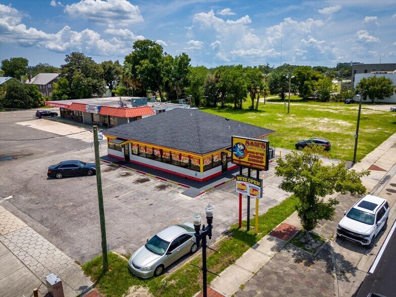 More Photos Of 20 E 9th St, Jacksonville Freestanding For Lease