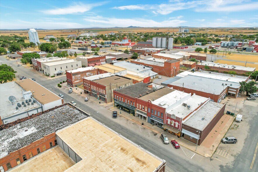 More Photos Of 100 W 4th St, Hobart Restaurant For Sale