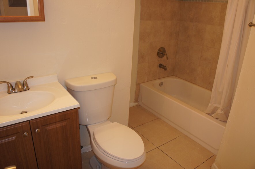 More Photos Of 409 4th Ave N, Lake Worth Apartments For Sale