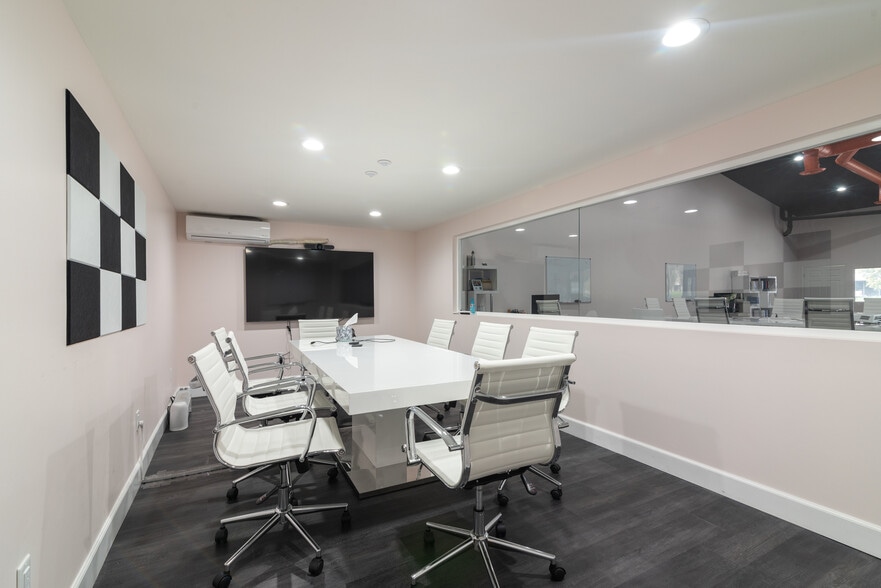 More Photos Of 1921 Carnegie Ave, Santa Ana Industrial For Lease